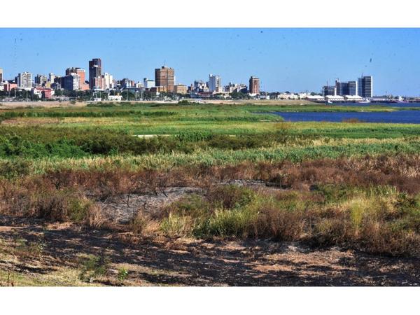 Tras 50 años, se registra un nivel  tan bajo de  aguas del lago Ypacaraí