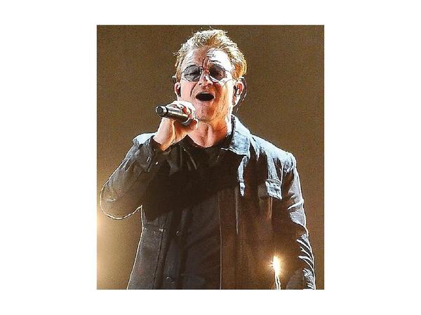 Bono cumple hoy 60 años, en guerra contra el Covid-19