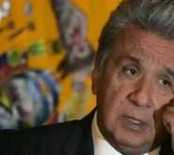 Presidente de Ecuador reduce a mitad su sueldo y a todo su gabinete - Paraguay.com