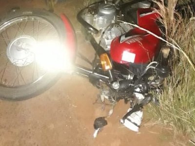 Hombre muere al caer de su motocicleta en Misiones