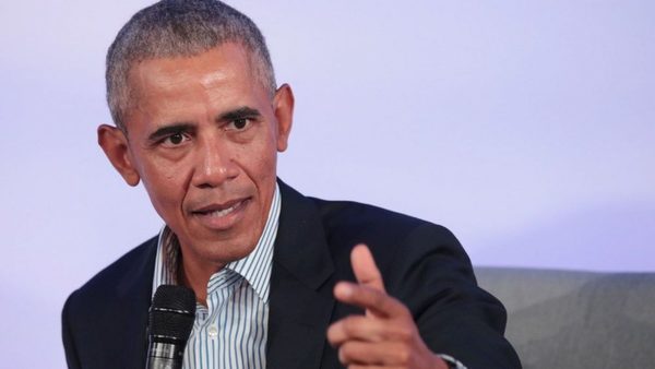 Obama critica la respuesta del virus de Trump como “desastre caótico”