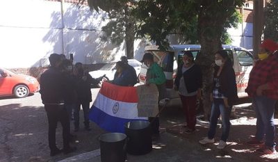 Piden kits de alimentos para ollas populares