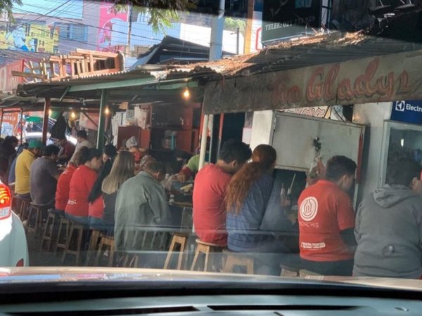 Asaditeros hicieron enojar a los dueños de restaurantes