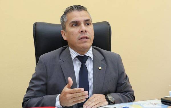 Apoderado de la ANR intima a fiscal Anticorrupción - ADN Paraguayo