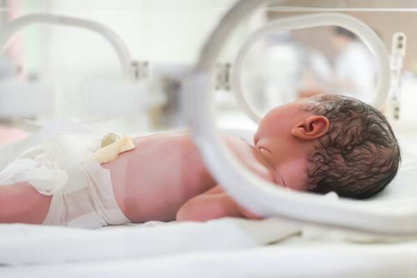 DOS BEBÉS PREMATUROS MUEREN EN PJC POR FALTA DE TERAPIA NEONATAL