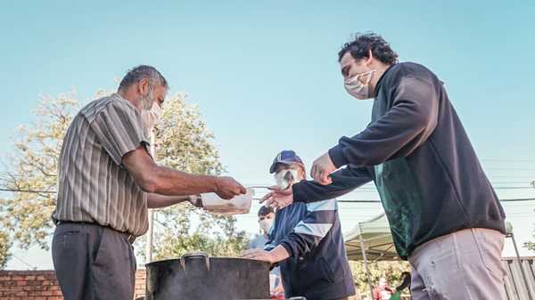 APORTES A OLLAS POPULARES QUE BENEFICIAN A MAS DE 1000 FAMILIAS POR DÍA