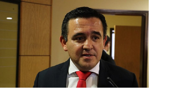 Crecen críticas a Petta: “A fuerza de castigo no se logran metas educativas”