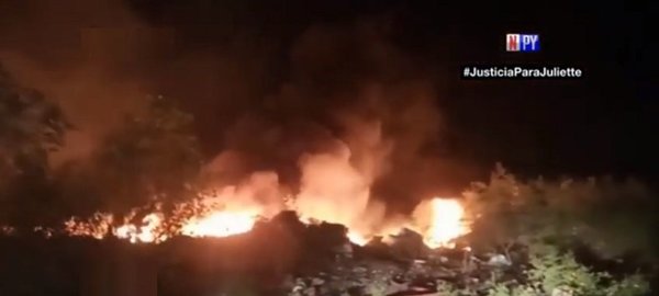 Bañado Sur: Incendio en basural pone en riesgo a cientos de hogares | Noticias Paraguay