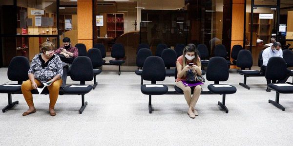 Dinapi suspende atención al público por posible caso positivo de COVID-19