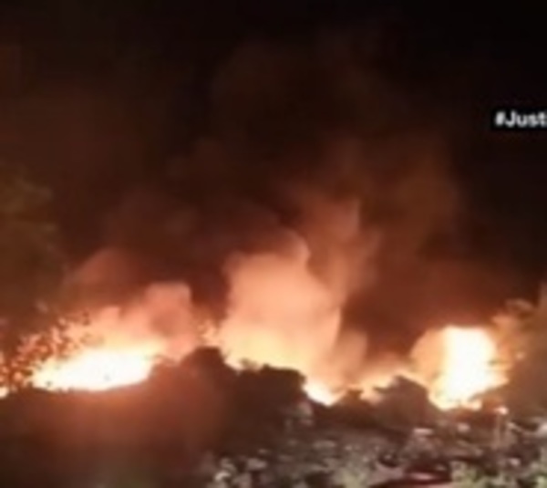 Bañado Sur: Incendio en basural pone en riesgo a cientos de hogares - Paraguay.com