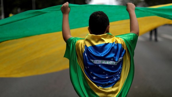 Polémico video del gobierno de Bolsonaro que utiliza una expresión similar a un lema nazi: "Trabajo, unión y la verdad liberarán a Brasil" - ADN Paraguayo