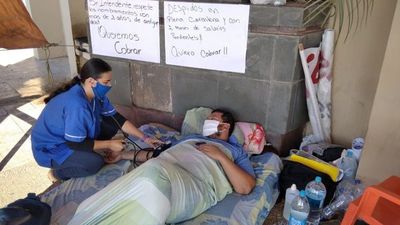 Manifestación y huelga de hambre por 250 despidos en Lambaré