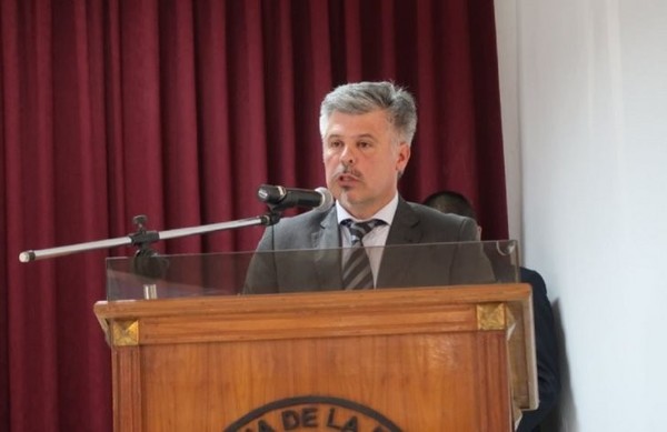 De los 27 ítems, había un proveedor que era una empresa de turismo: 'eso nos llamó la atención', dice ministro
