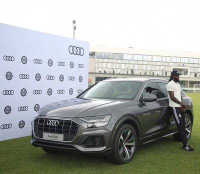 ¿Qué pasó del automóvil de Adebayor?