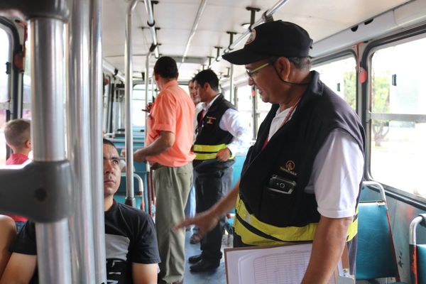 Paro total: Desde este jueves no habrá servicio de transporte al interior
