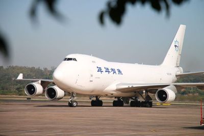 Aviones cargueros llegarán con nuevos insumos médicos esta tarde