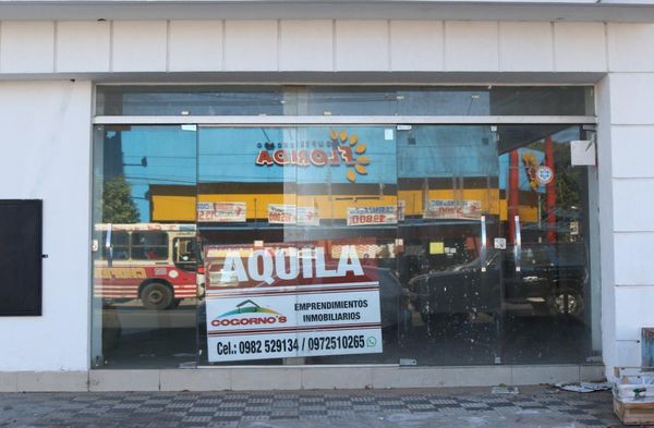 Carteles de “Alquilo” de salones comerciales se hacen notar