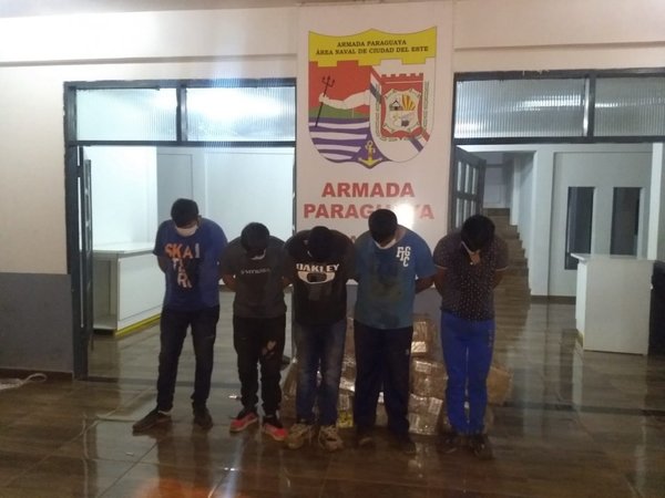 Cinco detenidos al intentar cruzar el río Paraná desde el Brasil