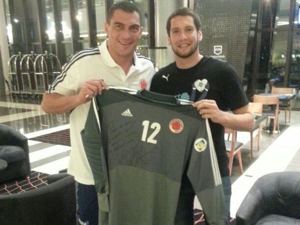 La historia detrás de la camiseta: Gerardo Ortiz y el intercambió con Faryd Mondragón - Fútbol - ABC Color