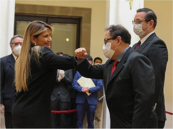 Bolivia aprueba sanciones penales por desinformar sobre el coronavirus