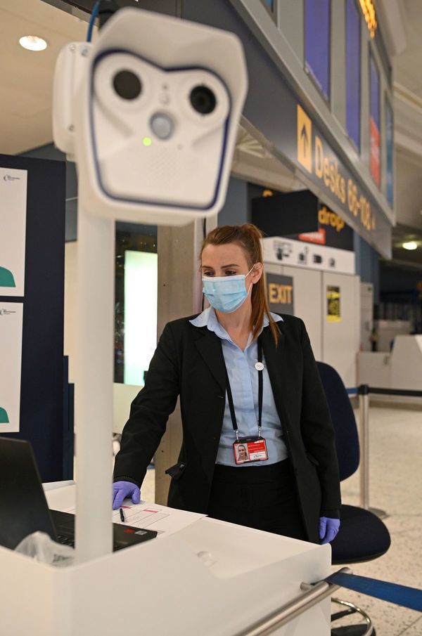 Los test en aeropuertos son ineficaces contra COVID-19, dice agencia de salud de EEUU