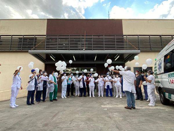 Hospital del Trauma despide a médico lanzado globos - Nacionales - ABC Color