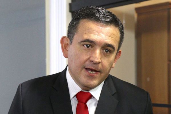 Ministro Petta responde a publicación