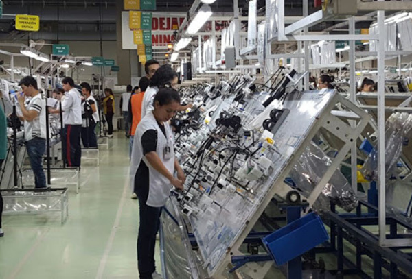 Empresas maquiladoras retoman actividades en un 95 % durante cuarentena inteligente - .::RADIO NACIONAL::.