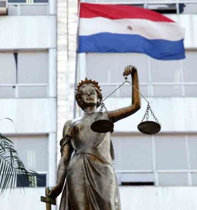 Proveedoras del Estado accionan contra ley de declaración jurada