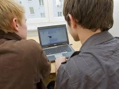 HOY / "Los chicos se convirtieron en huérfanos digitales de padres vivos", Miguel Ángel Gaspar, presidente de la Fundación Cyber Seguro de Paraguay