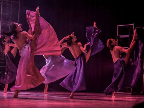 Danza, música y teatro en festejos patrios de Nde rógape