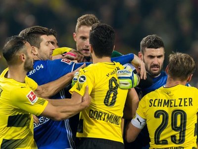 El Dortmund y el Schalke preparan "el derbi más extraño de la historia"