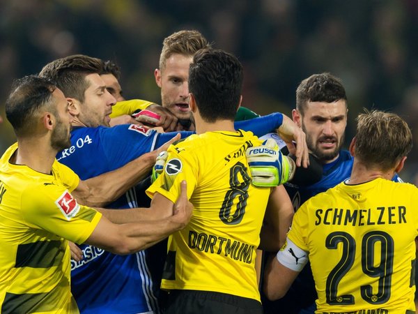El Dortmund y el Schalke preparan "el derbi más extraño de la historia"