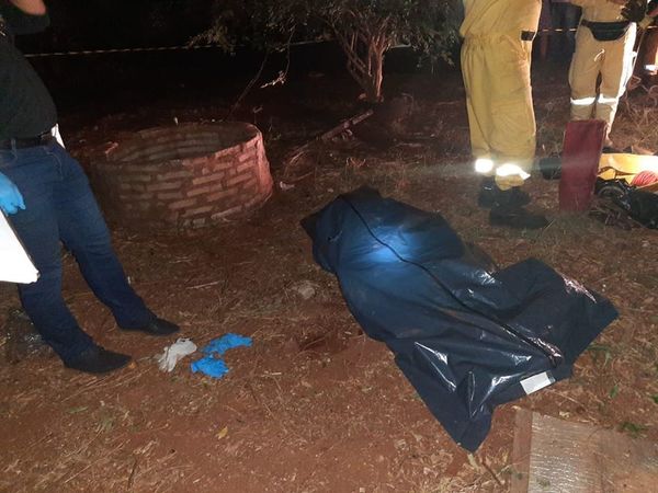 Mujer es hallada muerta en un pozo
