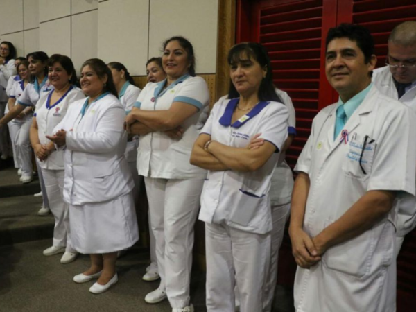 Unas 4.000 enfermeras piden una oportunidad laboral