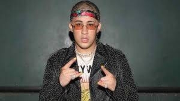 HOY / Segundo disco Bad Bunny impone marca entre los discos en español más vendidos