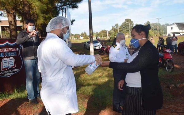 Personal de salud acompaña entrega de alimentos en Santa Rita