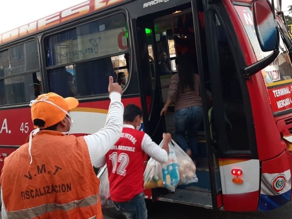 Durante feriado, buses funcionarán solo en el área metropolitana, con poca frecuencia