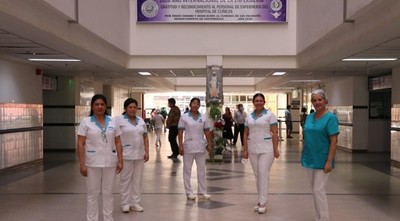 ENFERMERAS DE CLÍNICAS CELEBRAN SU DÍA CON EL RETORNO DE LAS RECUPERADAS DE COVID-19