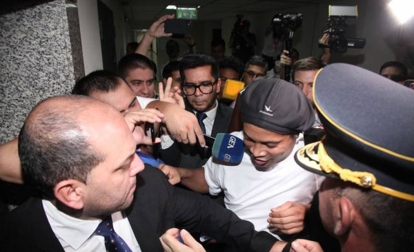 HOY / Fiscalía rechaza recusación de gestores implicados en la causa de Ronaldinho