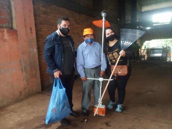 Jodieron a un jardinero para robarle la desmalezadora