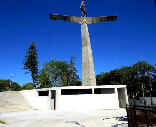 Villa Florida cuenta con una Cruz-Cristo que es el mayor monumento del país
