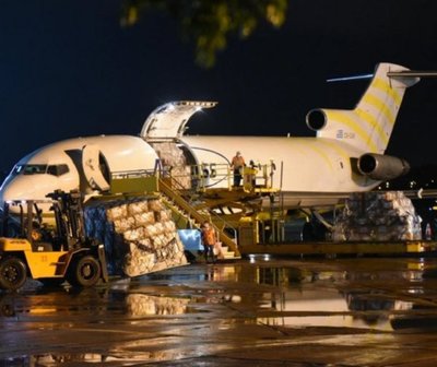 Arribaron aviones con nuevos insumos médicos