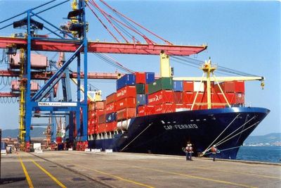 Las exportaciones cayeron 18% hasta abril, según el BCP