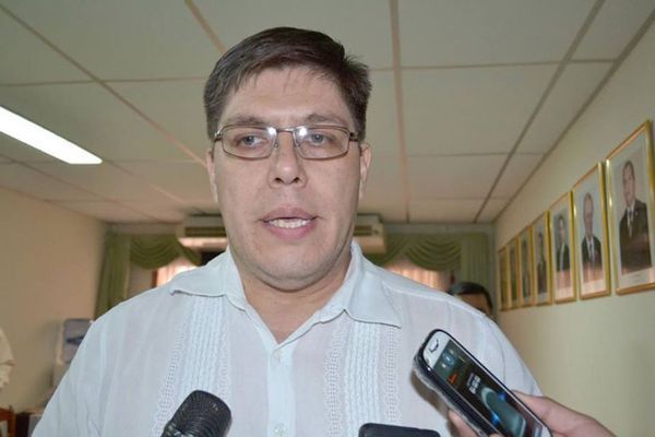 Investigación periodística expone que viceministro de Salud Juan Carlos Portillo cobraba rubro de consulta médica sin hacer consultorio - ADN Paraguayo