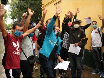 49 connacionales dejan albergue en Paraguarí, tras dar negativo al Covid-19