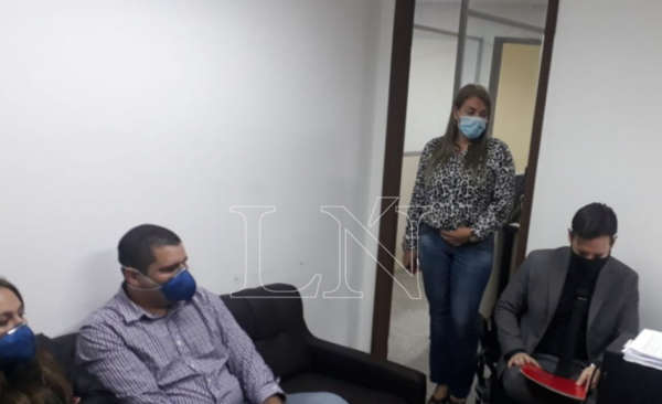 HOY / Proveedores de mascarillas acuden a responder por sobrefacturación