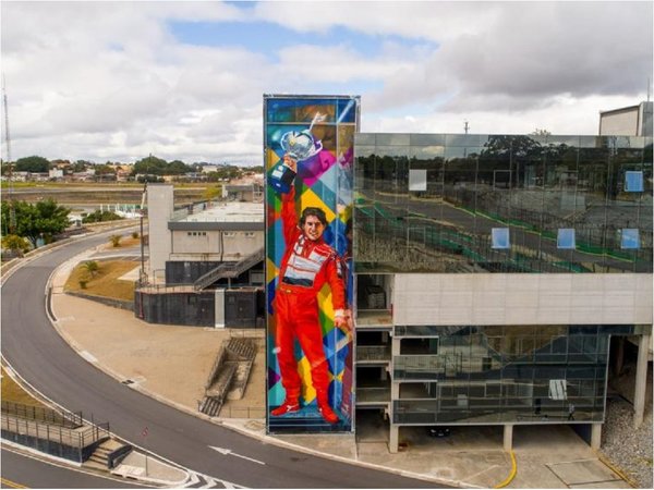 Autódromo de Interlagos celebra sus 80 años con un mural gigante de Senna