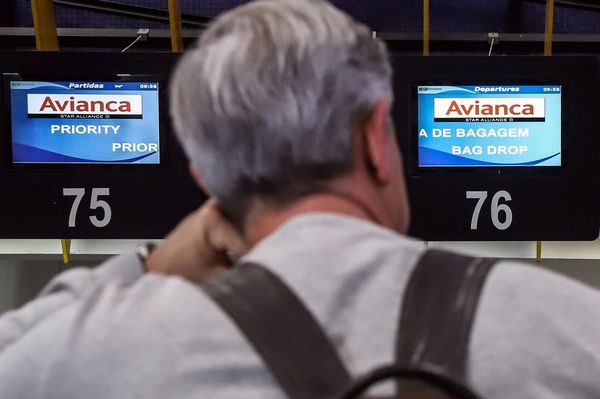 Avianca se desploma en bolsa, mientras NYSE suspende negociación de sus acciones