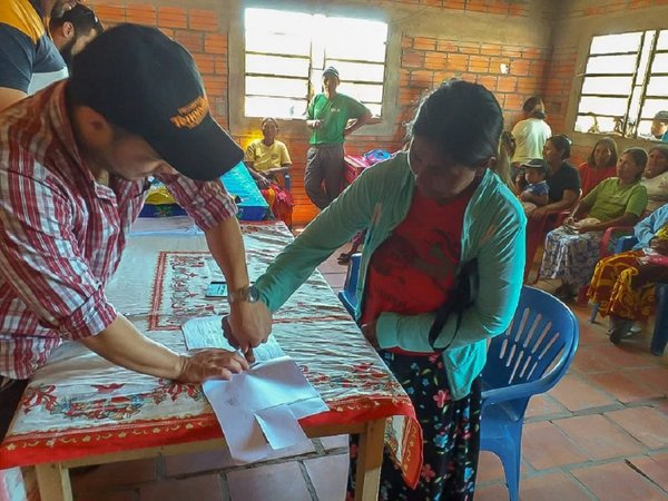 Otorgan más de G.800 millones a familias indígenas del Chaco